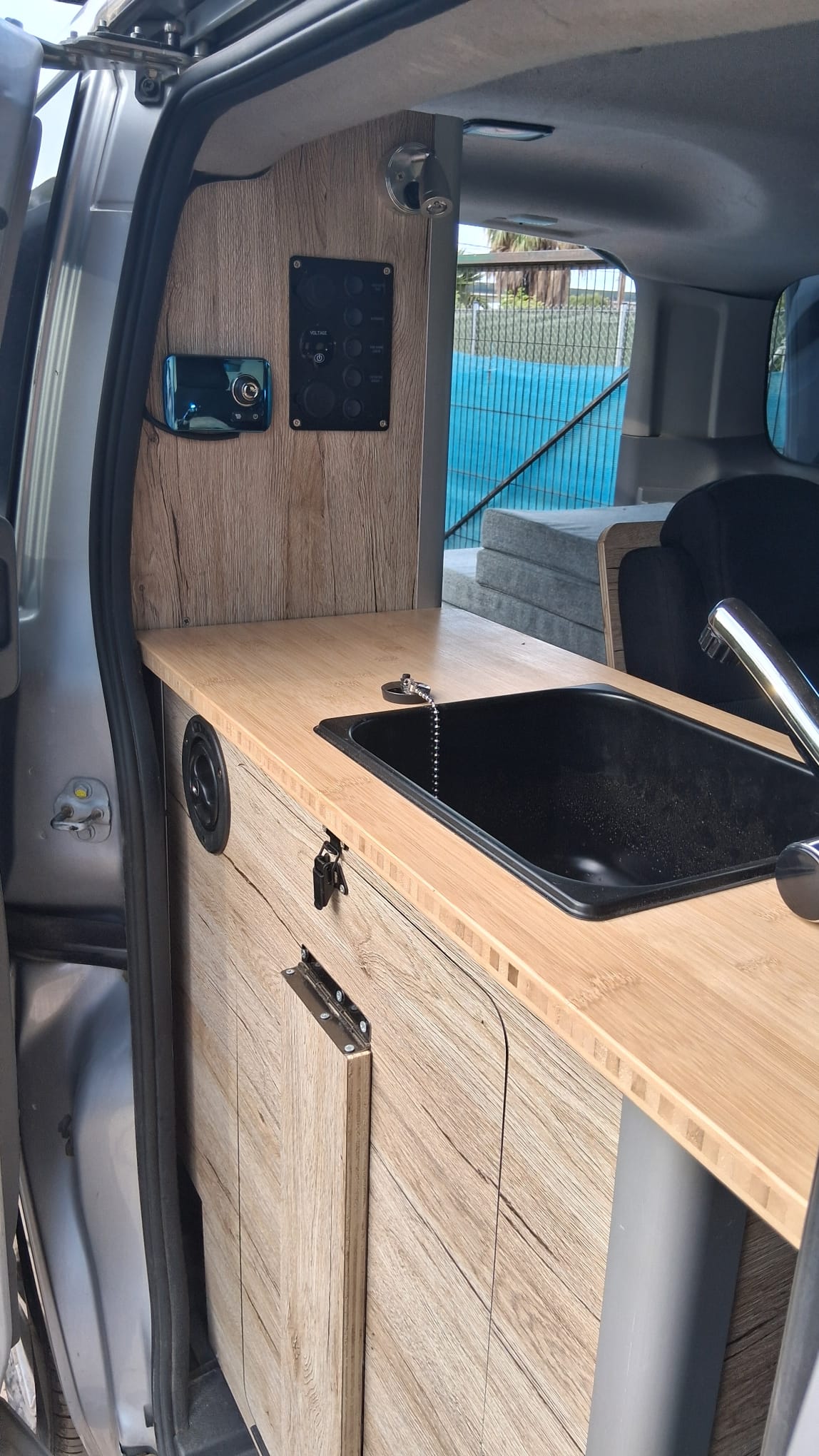 A screenshot 4 of Camperización de Nissan NV200