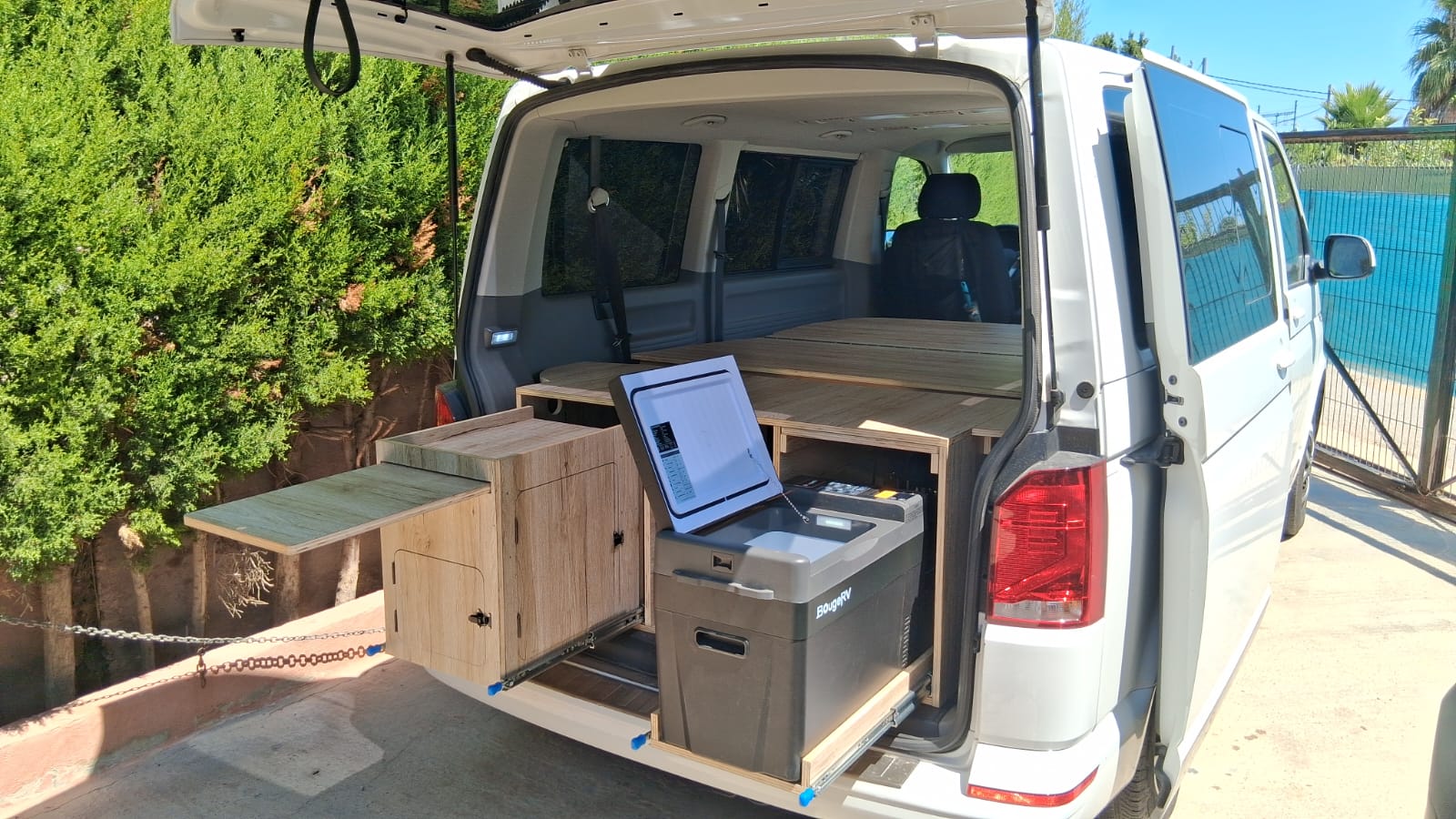 A screenshot 1 of Camperización Volkswagen Transporter T5 - 7 plazas